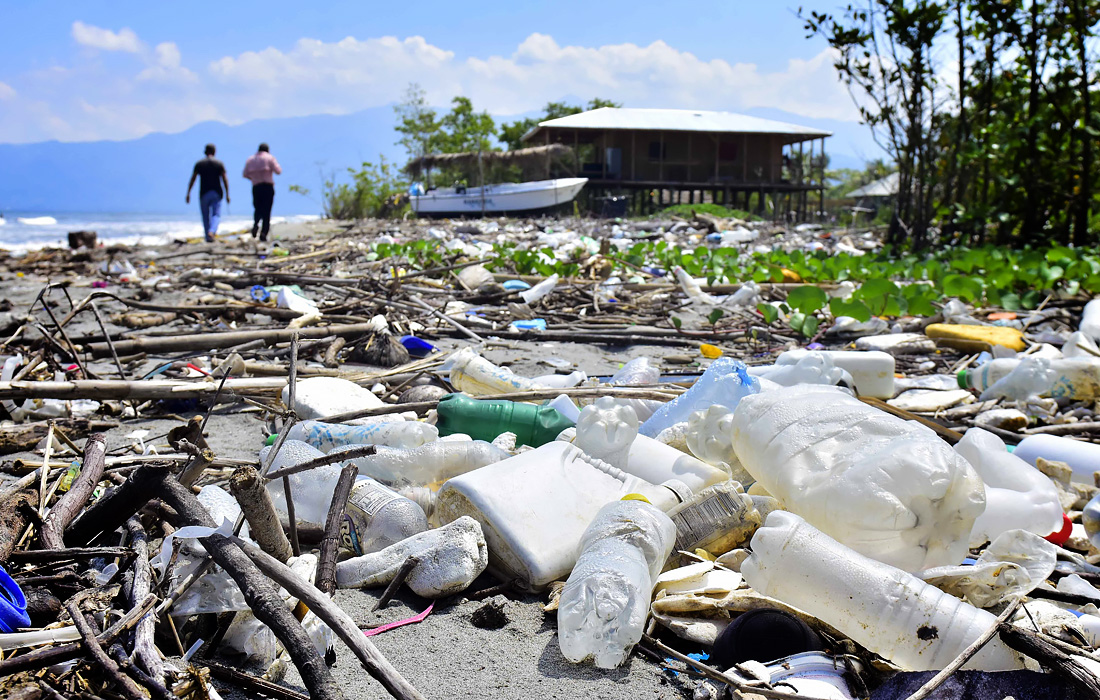 Гондурас призывает Гватемалу построить свалки, чтобы мусор не вымывался на берег в соседней стране