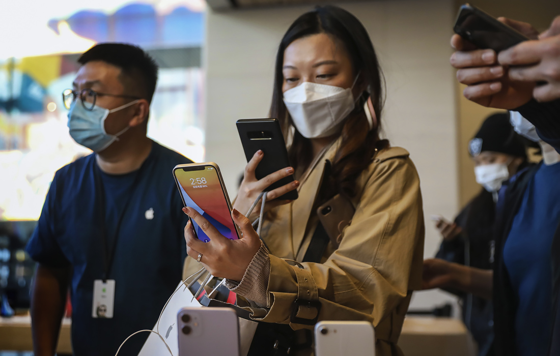 Старт продаж новых iPhone в Пекине