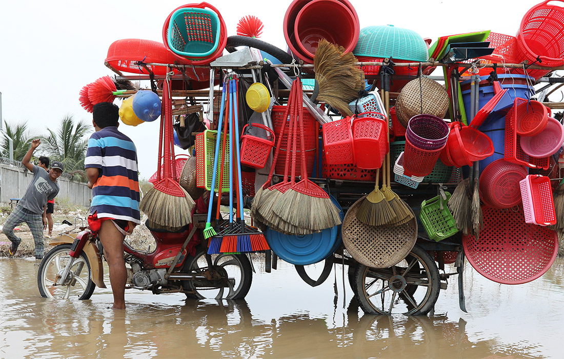 Десятки человек стали жертвами наводнения, накрывшего 19 провинций и столицу Камбоджи