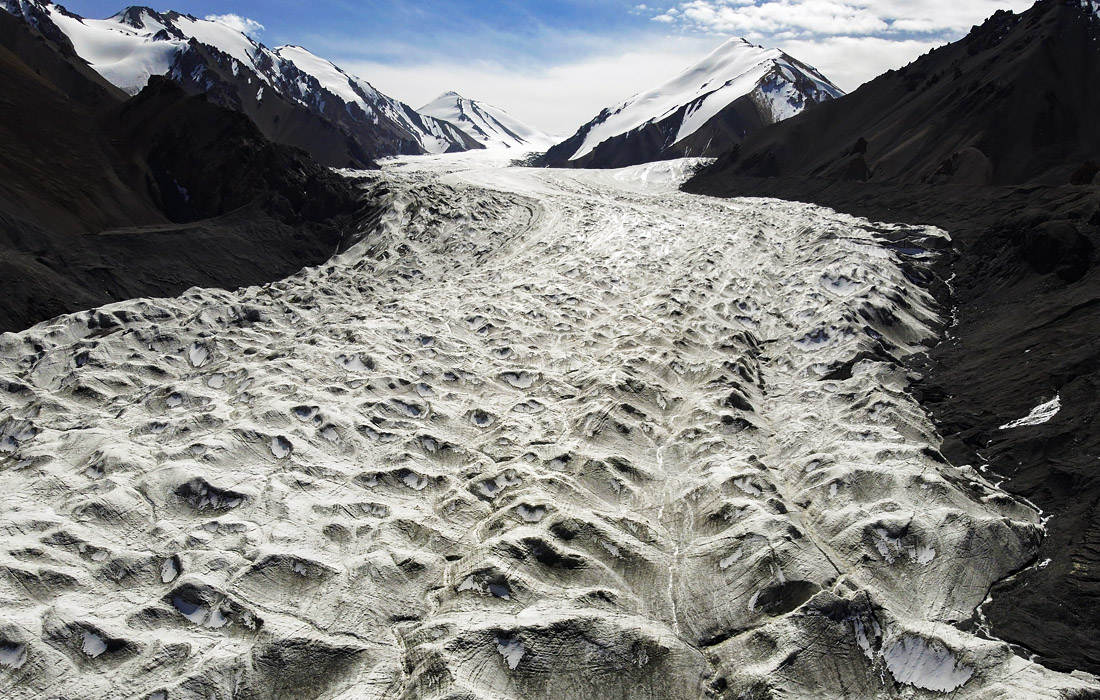 Таяние ледников в Циньлинских горах Китая происходит быстрее, чем предполагали ученые. По словам экспертов, это увеличивает вероятность долговременной нехватки воды. 