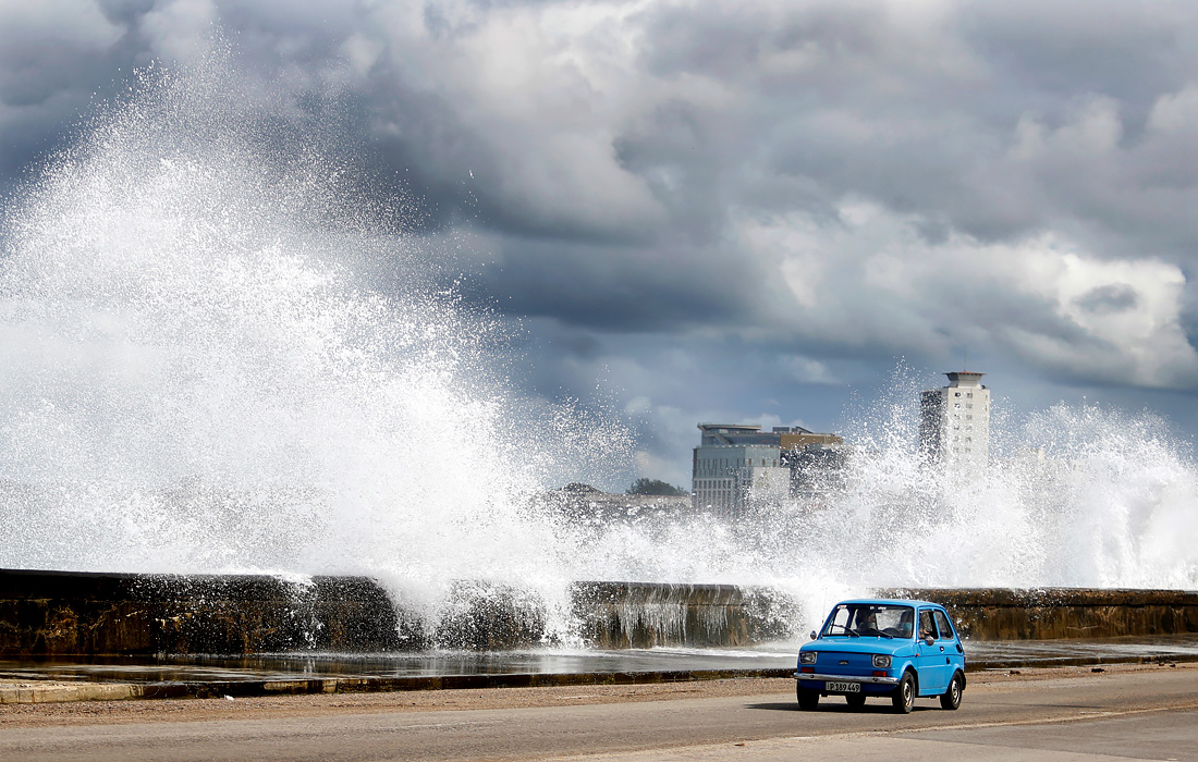 Тропический шторм "Эта" обрушился на южно-центральное побережье Кубы