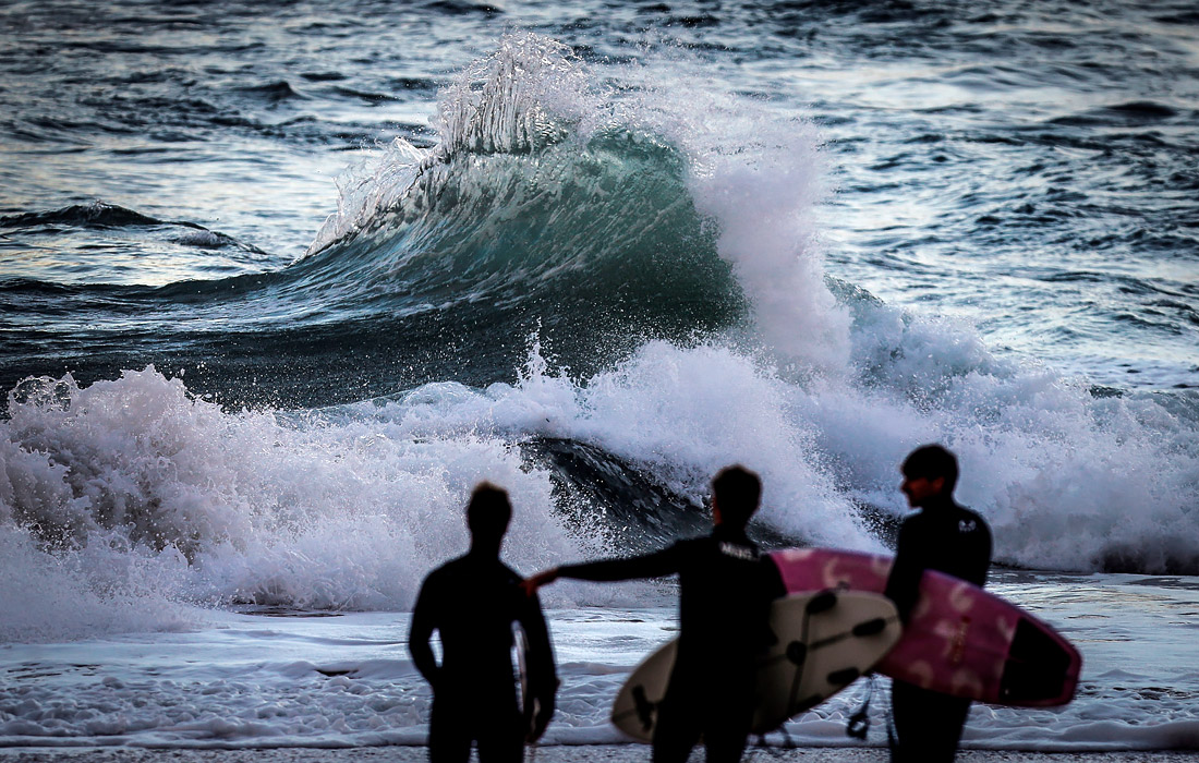 Предупреждение о высоких волнах объявлено в Сан-Себастьяне в Испании