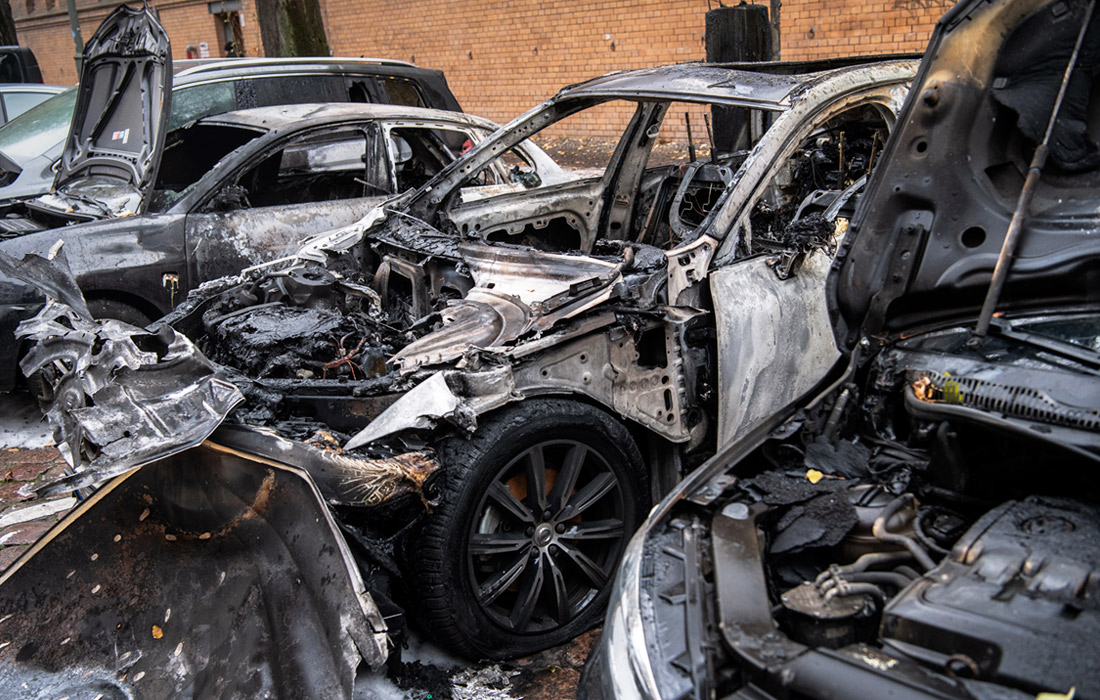 Неизвестные сожгли более шести автомобилей, припаркованных на улицах Берлина