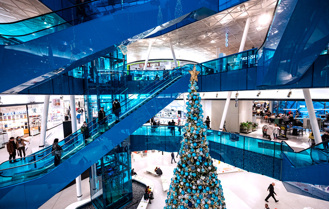 В шведском Мальме торговые центры украсили к Рождеству
