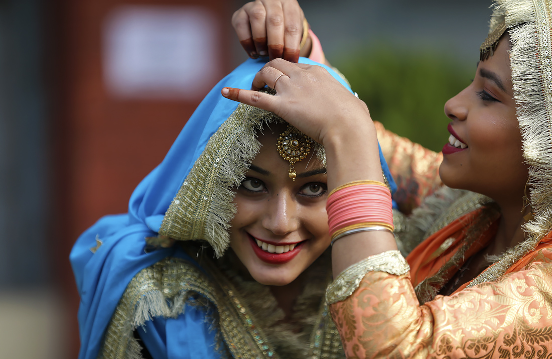 Празднование фестиваля Лори в Амритсаре, Индия