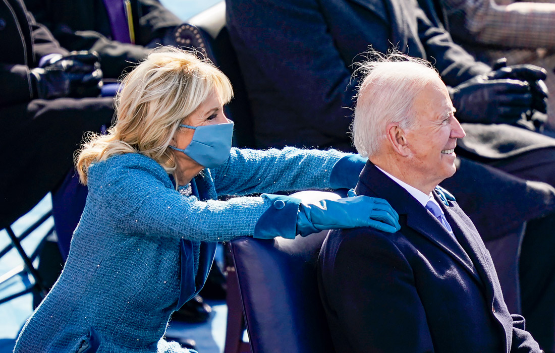 Президент США с супругой во время церемонии