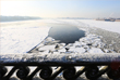 Вид на замерзшую Неву с Троицкого моста