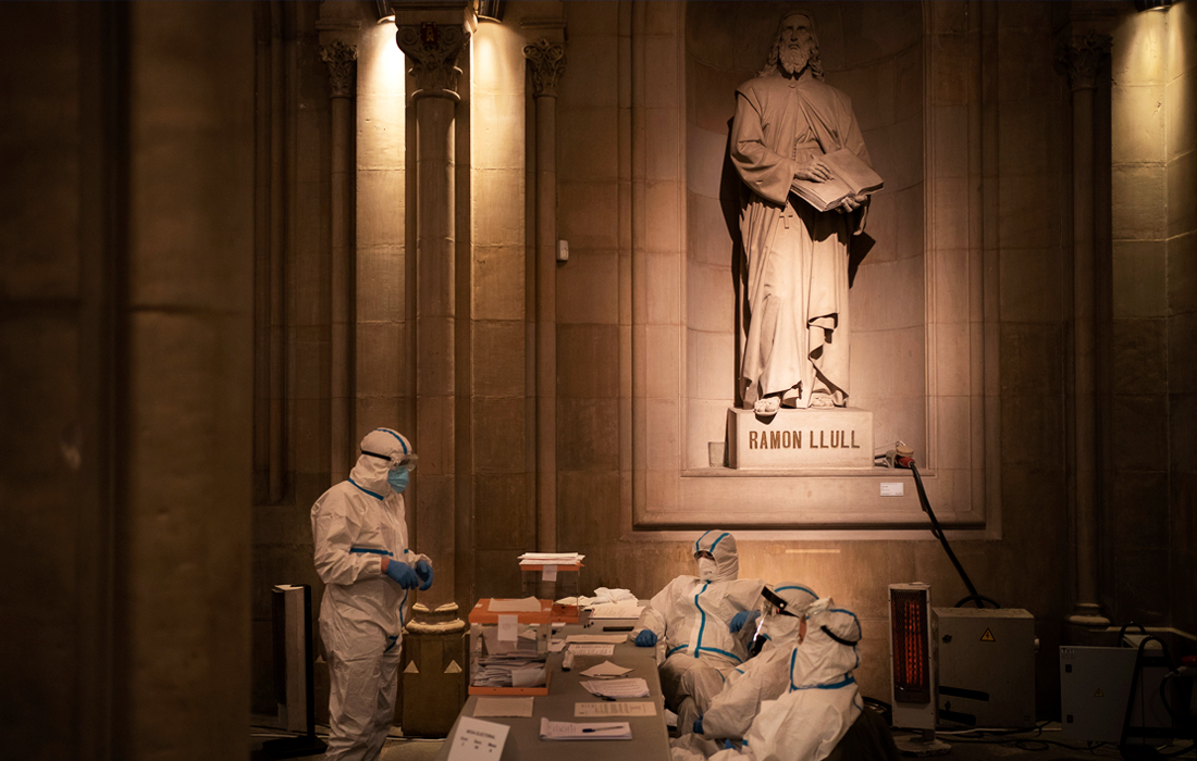 Каталонские социалисты одержали победу на состоявшихся в воскресенье досрочных выборах в местный парламент. Однако им и другим партиям, выступающим за единое испанское государство, не удалось одолеть сторонников независимости.