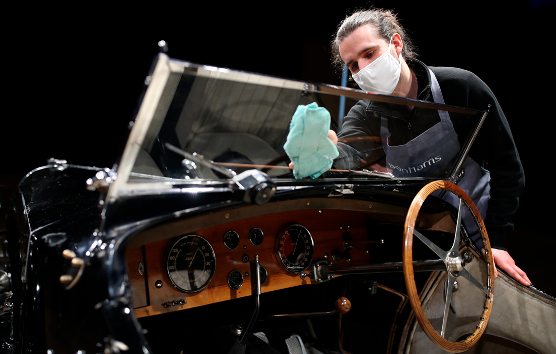 Редкий Bugatti Type 57S 1937 года выпуска будет продан на аукционе Bonhams