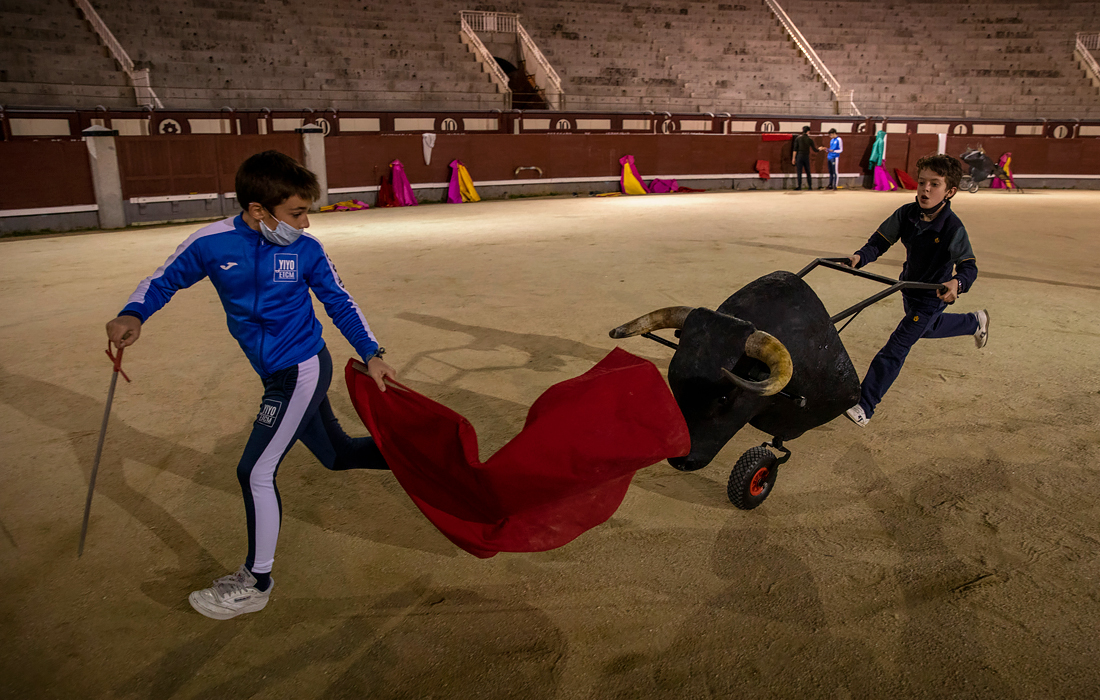 Школа корриды "Лас-Вентас" открыта как для мальчиков, так и для девочек в возрасте от девяти лет