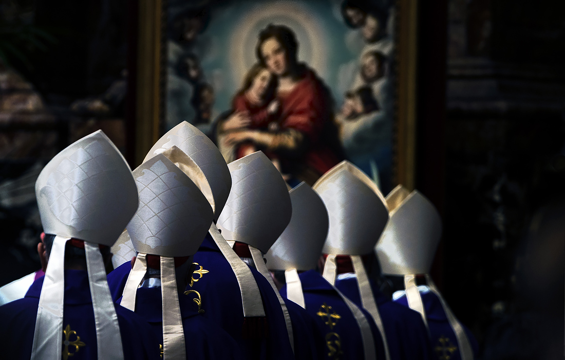 В соборе Святого Петра в Ватикане папа римский Франциск отслужил мессу