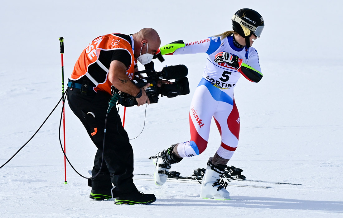 Швейцарка Лара Гут победила в гигантском слаломе на чемпионате мира по горнолыжному спорту