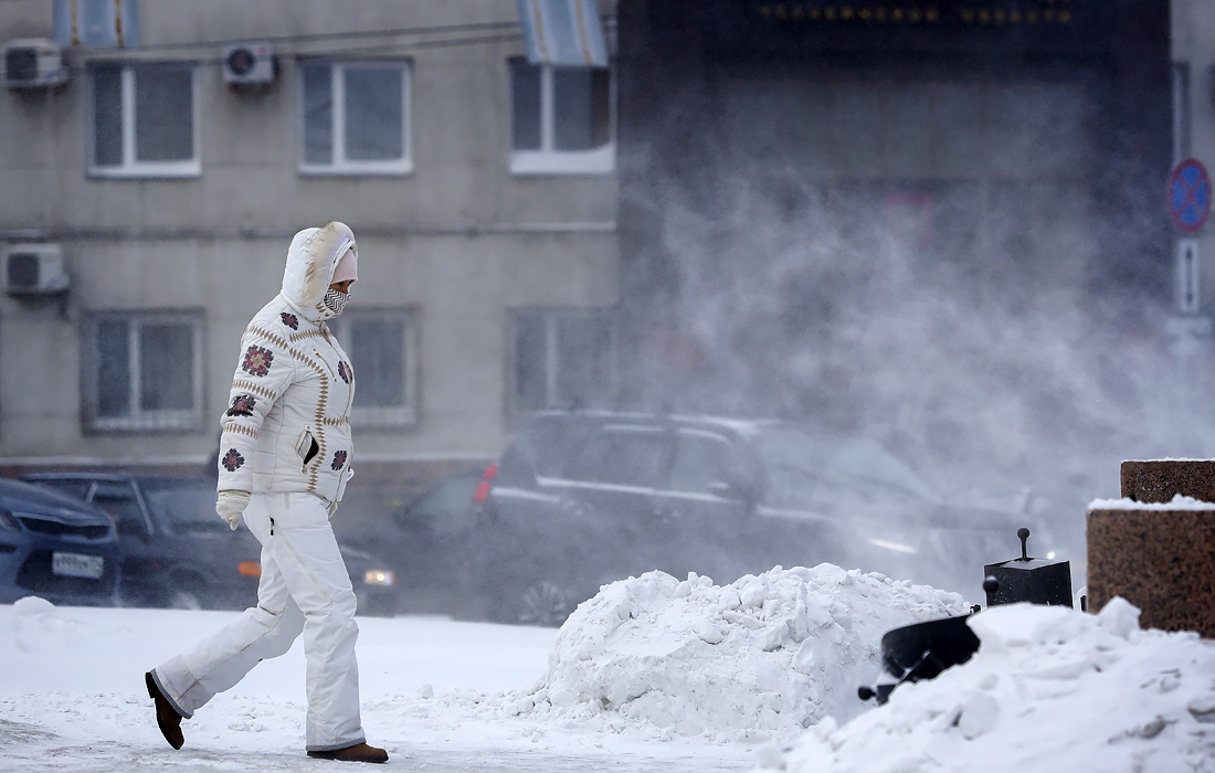 Метель в Челябинске. Из-за сильной метели в регионе задерживаются пассажирские поезда, на юге ограничено движение на 17 дорогах.