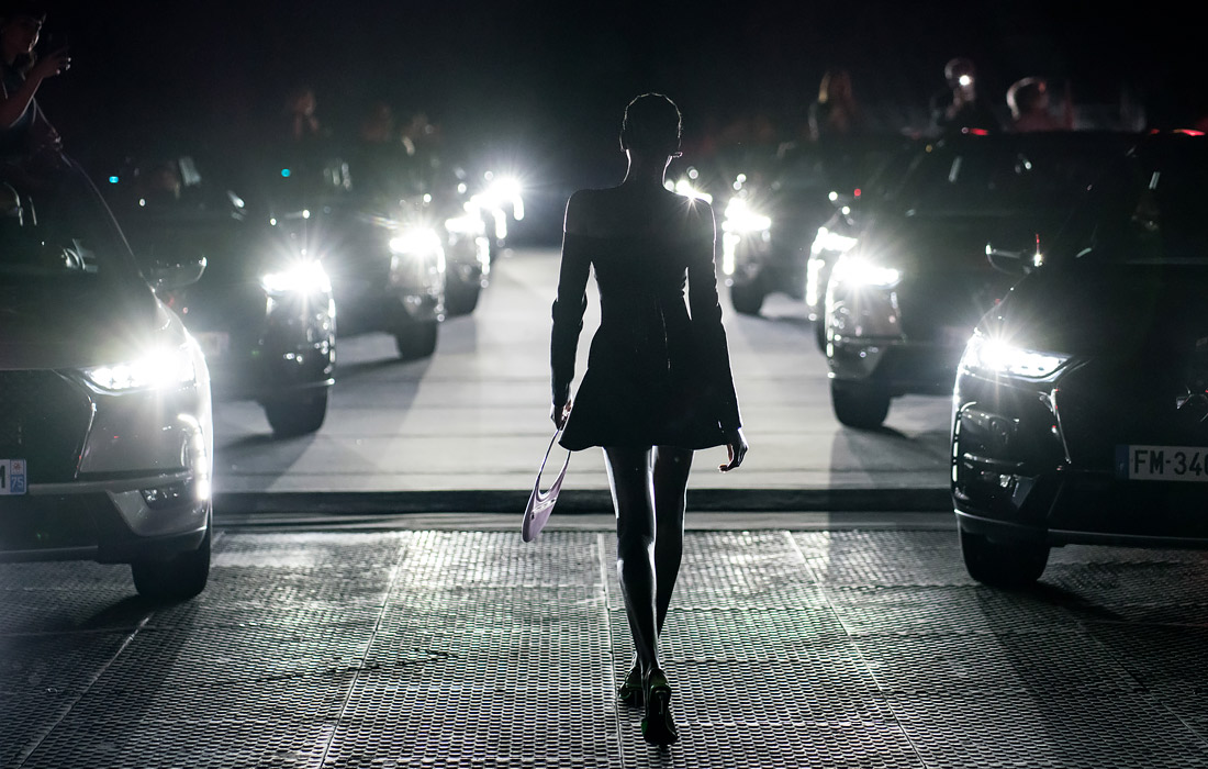 Показ коллекции Coperni на Неделе моды в Париже