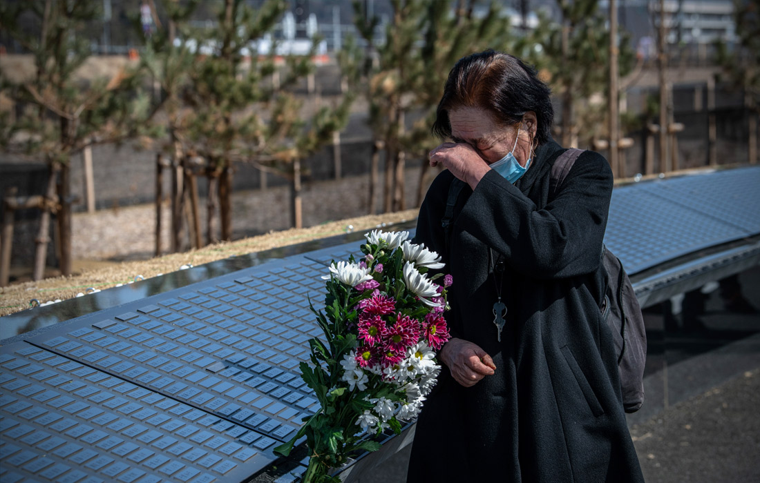 В Японии проходят памятные мероприятия к десятой годовщине со дня одного из самых сильных в истории страны землетрясений. Оно произошло 11 марта 2011 года. В результате погибли 18 тысяч человек и была спровоцирована авария на АЭС "Фукусима".