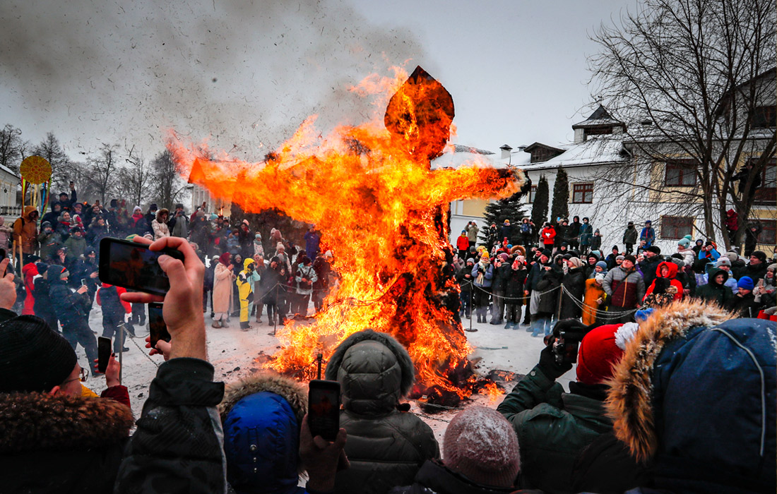 Празднование Масленицы в Суздале