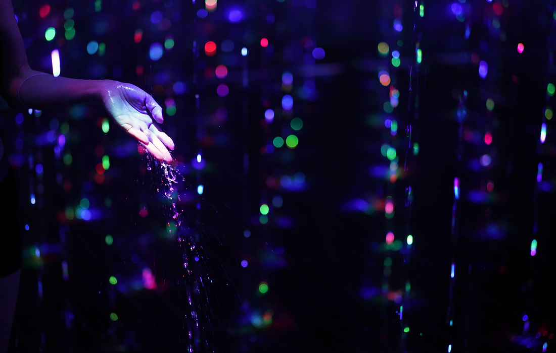 В Токио 22 марта открывается интерактивная выставка в сауне "teamLab Reconnect: Art with Rinkan Sauna"