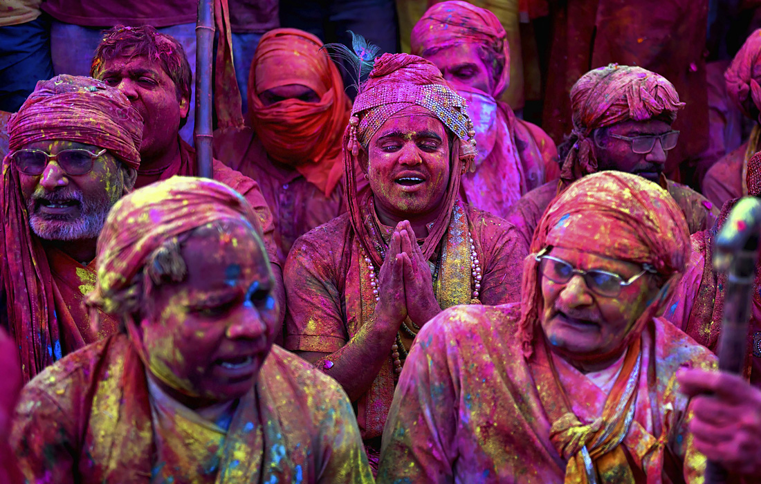Фестиваль красок Холи в индийском городе Матхура