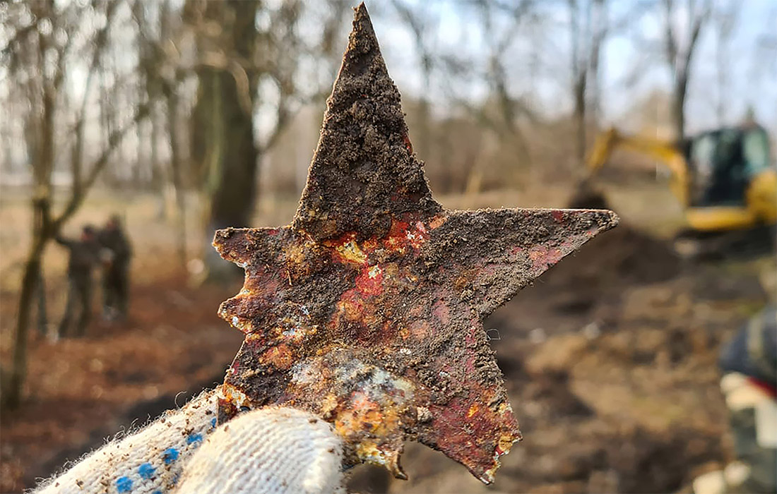 Останки двадцати пяти красноармейцев, погибших в годы Великой Отечественной войны, обнаружены во время земляных работ в поселке Нивенское в Багратионовском районе Калининградской области