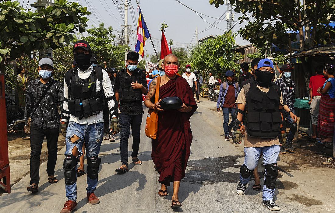 В Мьянме продолжаются народные волнения из-за захвата власти военными. Более пятисот человек погибли в беспорядках, несколько тысяч арестованы.