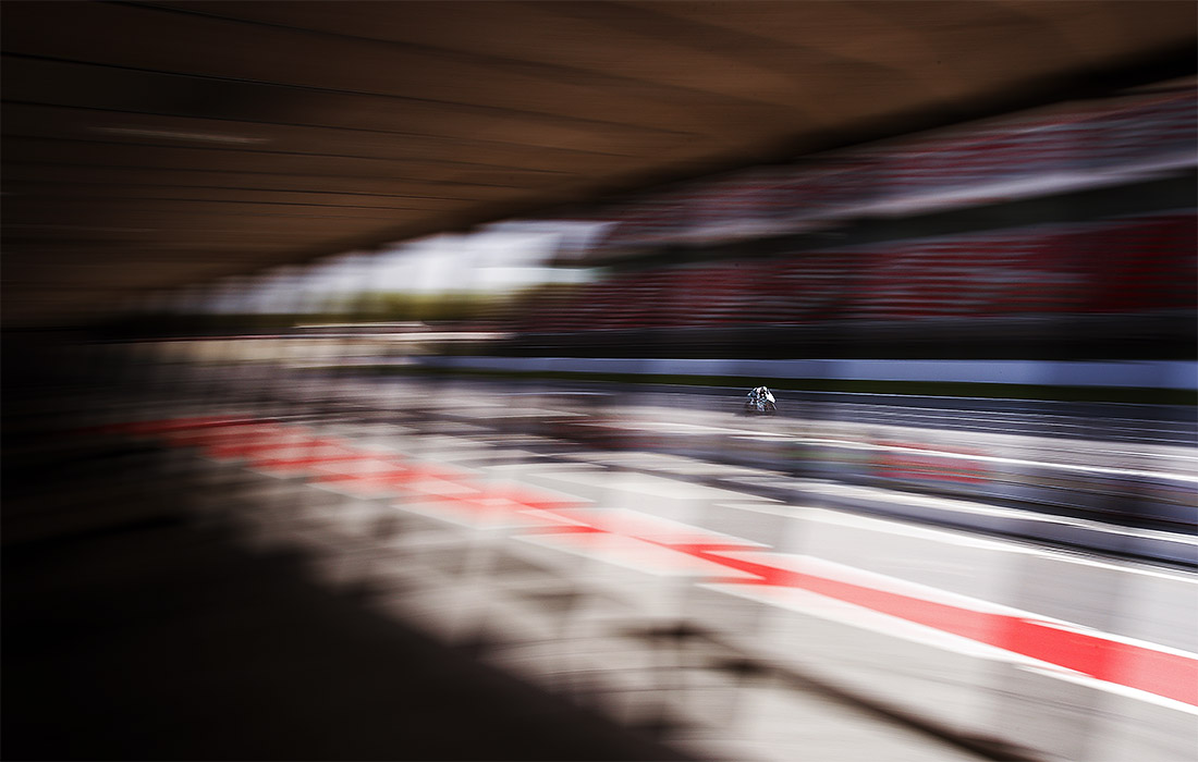 Тренировочный заезд перед началом гонок Мирового кубка супербайков