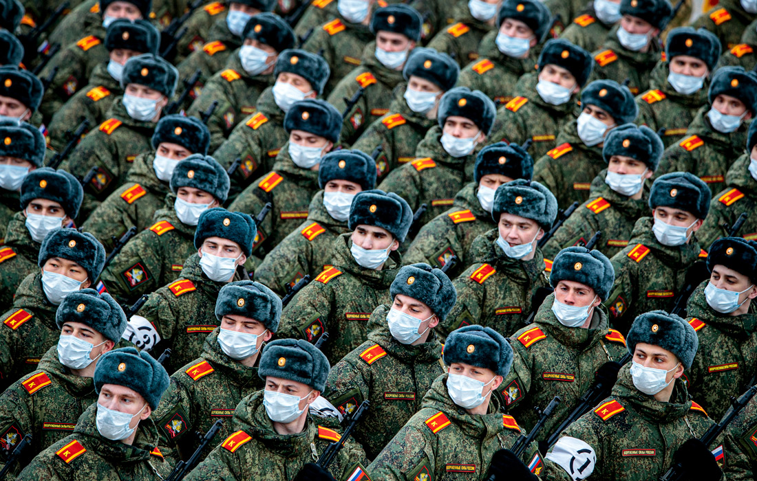 В Московской области на полигоне Алабино прошла совместная тренировка пеших расчетов и механизированной колонны к участию в параде Победы 9 мая