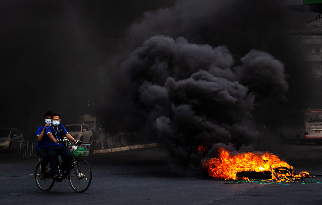 В Мьянме продолжаются протесты против захвата власти военными