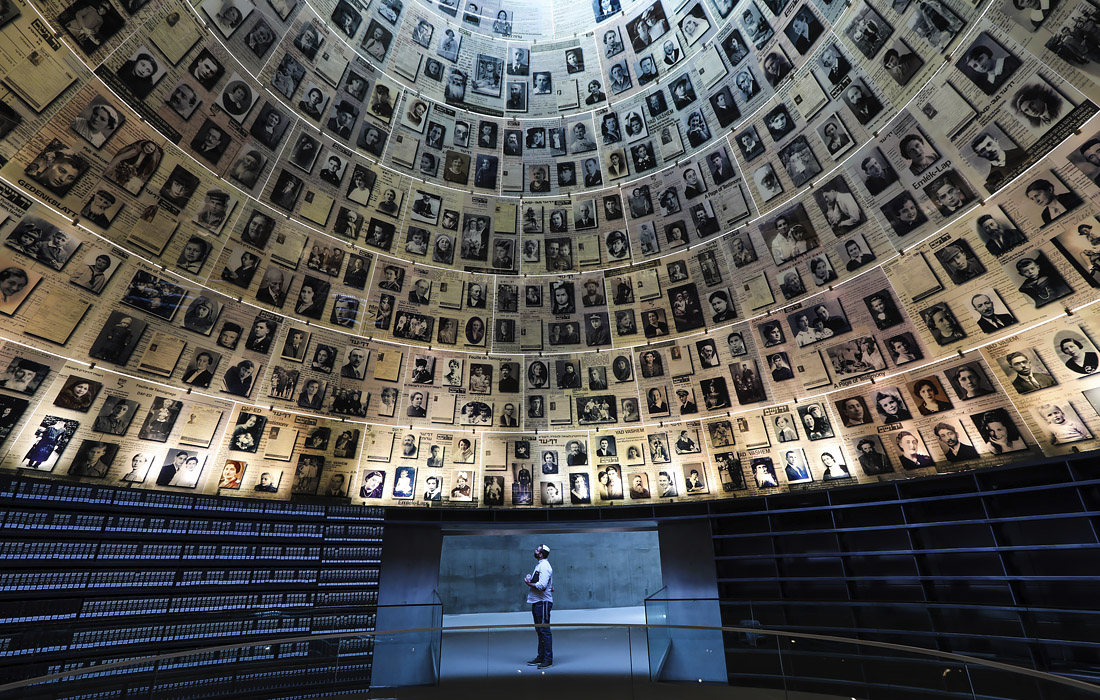Мемориальный музей Холокоста накануне Дня памяти в Иерусалиме