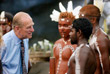 Герцог Эдинбургский беседует с аборигенами в Австралии. 2002 год.