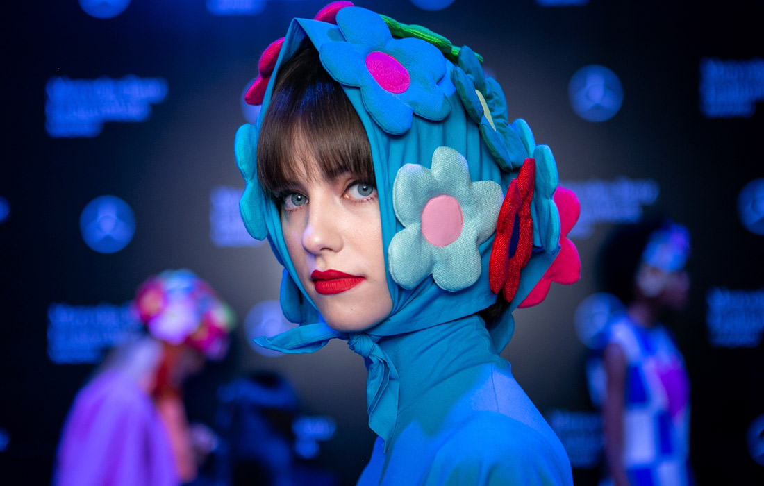 Модель перед показом испанского дизайнера Агаты Руис де ла Прада