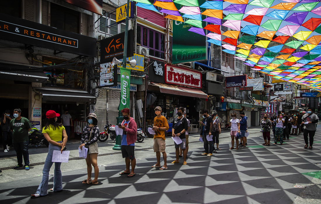 Таиланд сообщил о рекордном количестве случаев COVID-19: 1335 человек сдали положительный результат за последние 24 часа