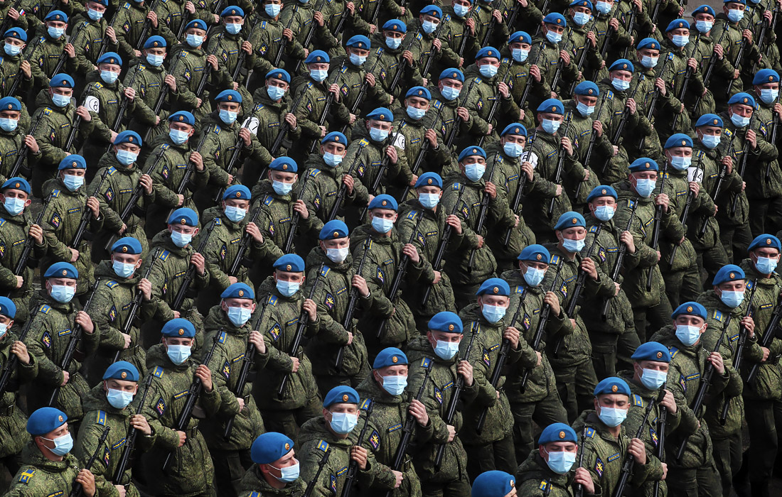 На полигоне Алабино прошла тренировка перед парадом Победы 9 мая