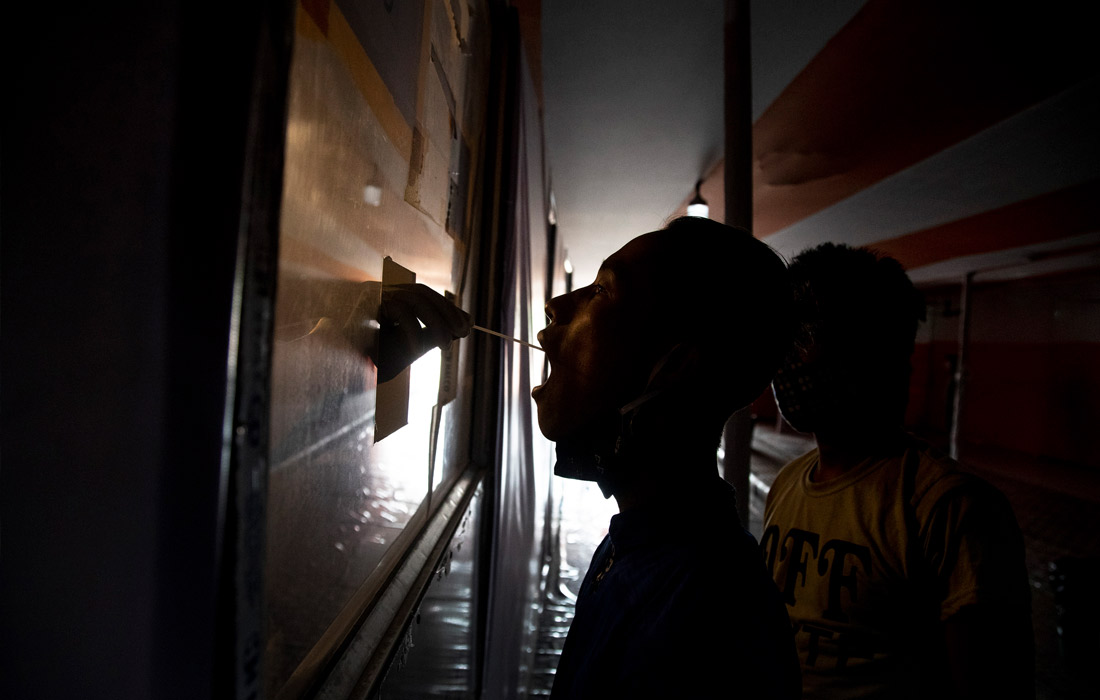 С начала пандемии в Индии заразились коронавирусом более 15 млн человек