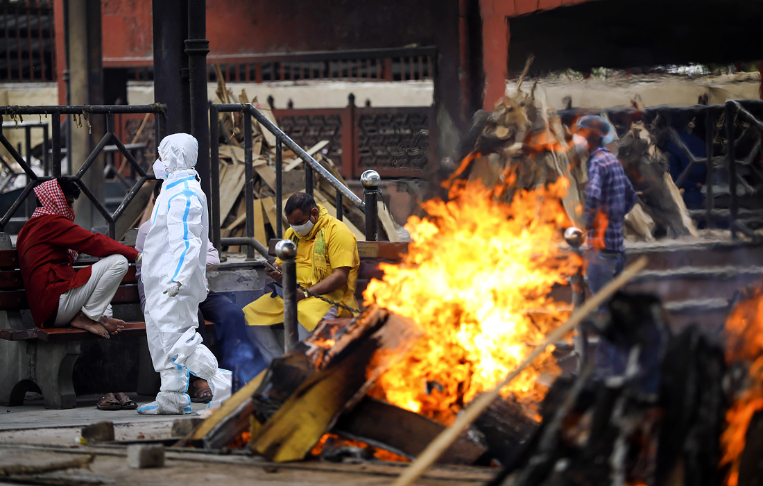 В Нью-Дели прошла кремация жертв коронавируса COVID-19