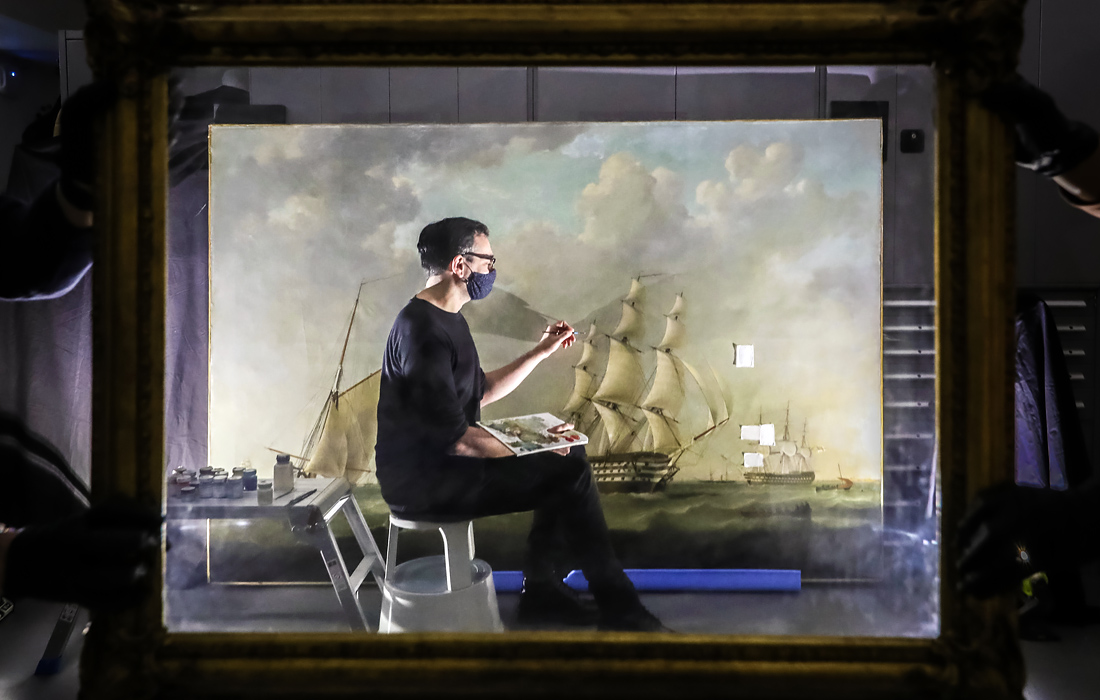 Реставрация картин в Морском музее города Кингстон-апон-Халл, Великобритания