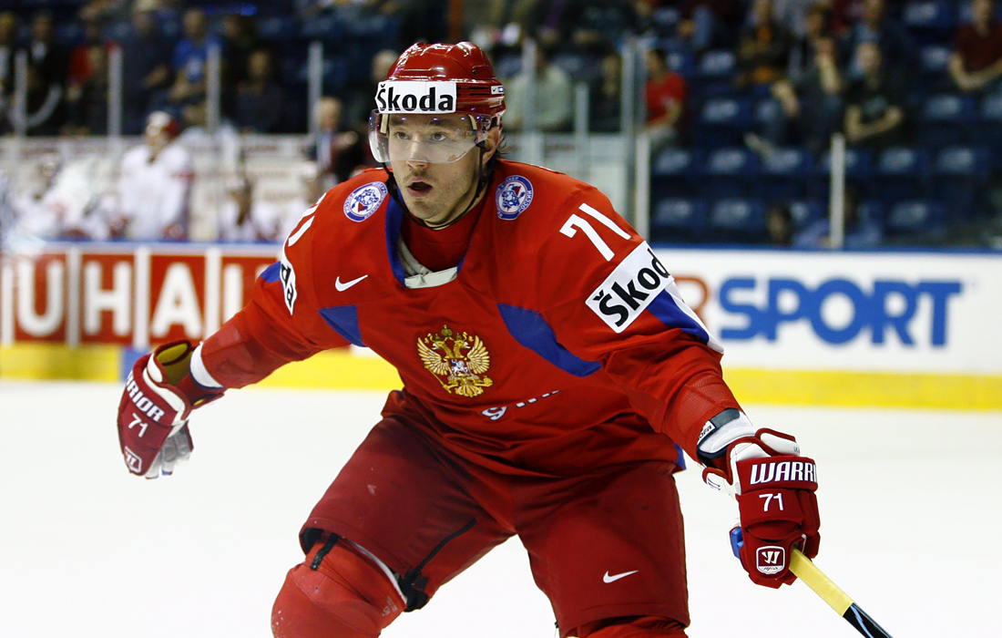 Илья Ковальчук. Один из ведущих игроков сборной России за всю ее историю. Стал в ее составе Олимпийским чемпионом и дважды - чемпионом мира. Именно его гол принес национальной команды страны победу в финале ЧМ-2008 над Канадой в овертайме. Играл в клубах НХЛ, не исключено, что после ЧМ-2021 вернется в Северную Америку.