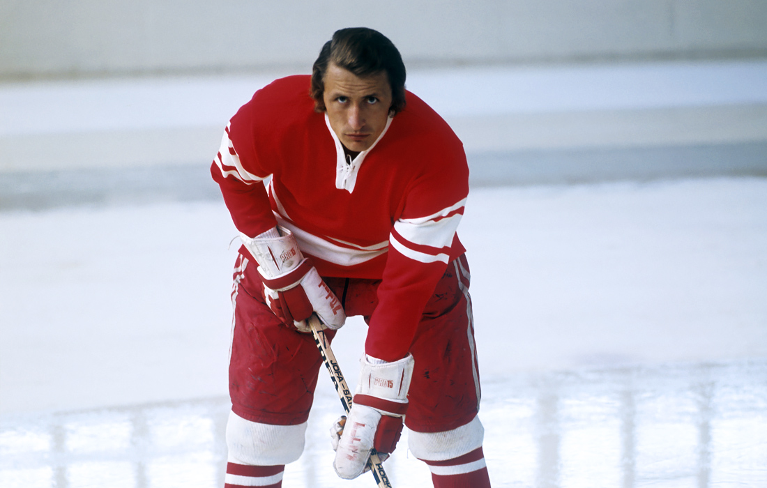 Александр Якушев. Двукратный олимпийский чемпион, семикратный чемпион мира. Признан лучшим нападающим ЧМ-1975. С 1998 по 2000 годы возглавлял сборную России.