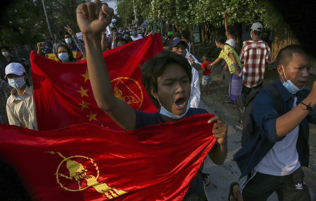Протест против военного переворота в Мьянме в Мандалае