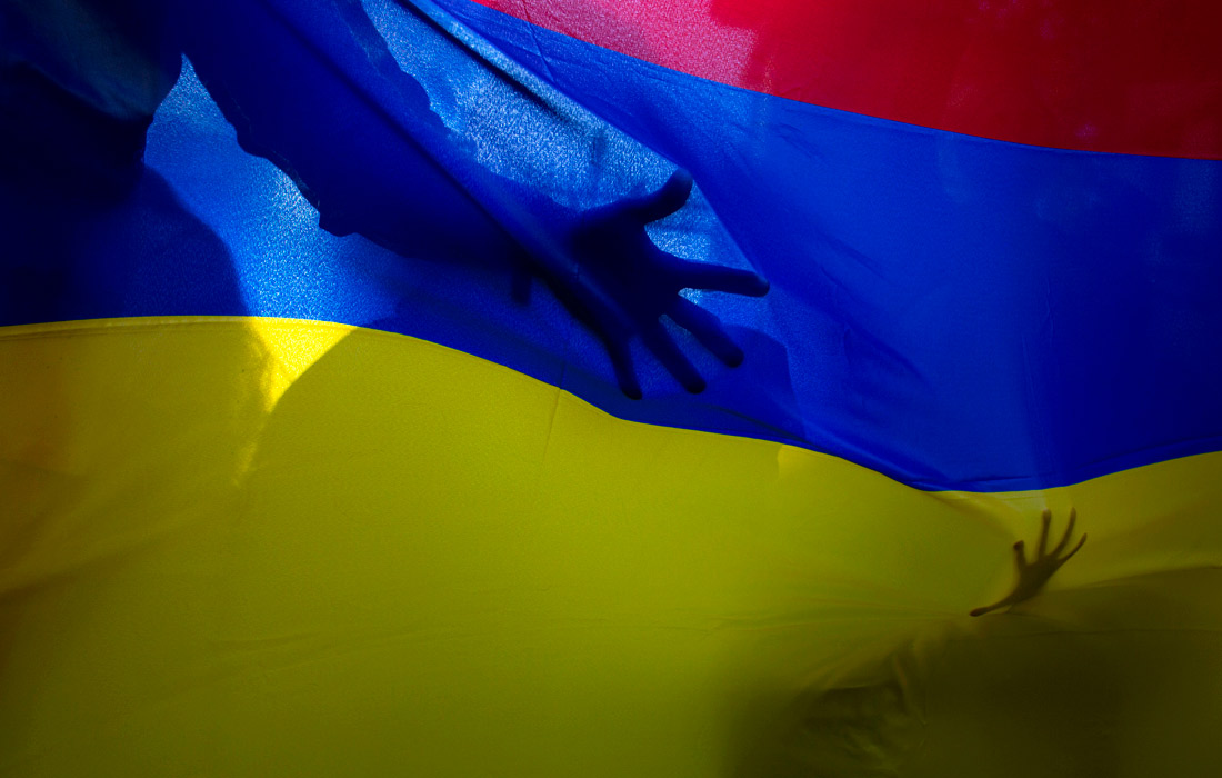 В Мадриде прошли акции протеста против полицейского насилия в Колумбии, где люди вышли на улицы против предложенной президентом налоговой реформы. В ходе столкновений с полицией погибли 19 человек.