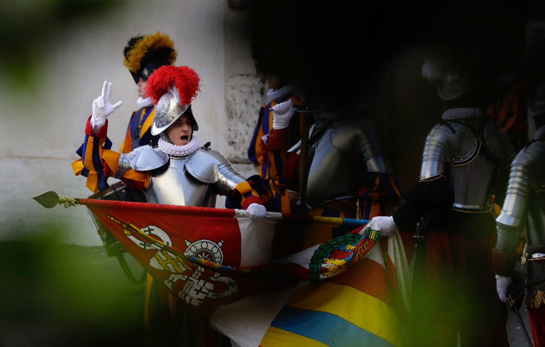 В Ватикане состоялась церемония принесения присяги новобранцами Швейцарской гвардии