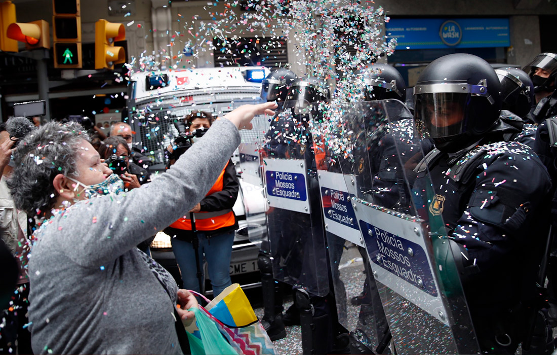 В Барселоне прошли акции протеста против выселения людей из самовольно занятого ими здания