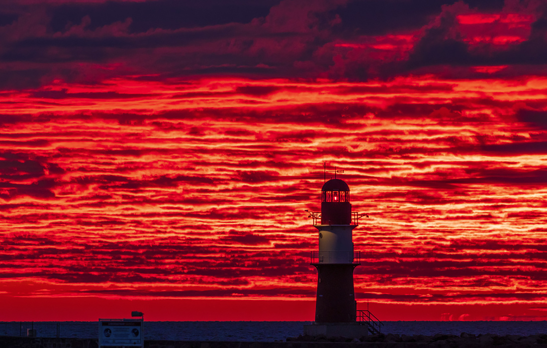 Восход на балтийском курорте Варнемюнде