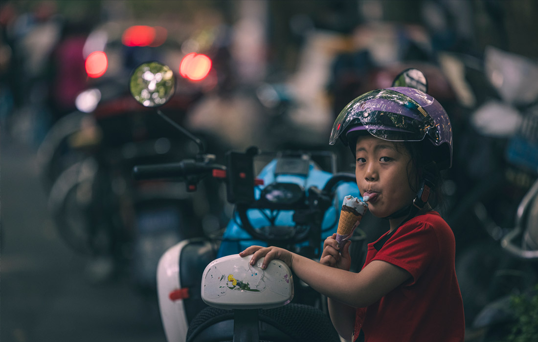 Власти Китая разрешили супружеским парам заводить трех детей