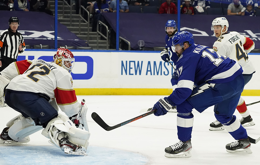 Сергей Бобровский. Вратарь "Флориды". В 31 матче сезона пропустил 88 голов. Всего за карьеру в НХЛ (включая "Филадельфию" и "Коламбус") провел 538 матчей и пропустил 1321 гол.