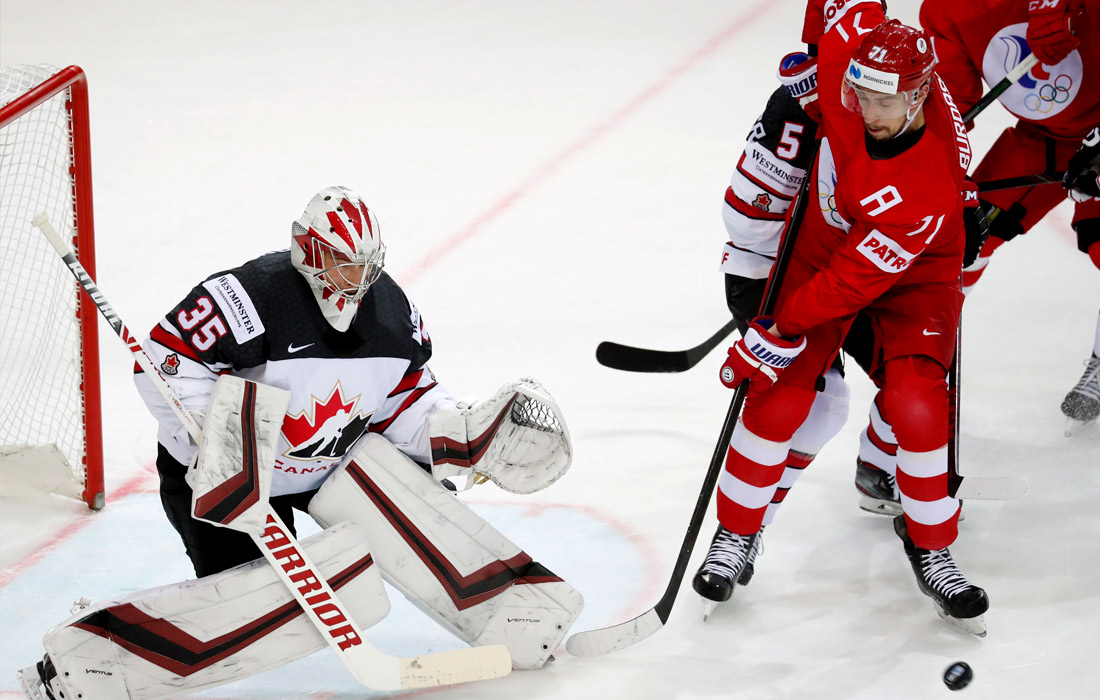 Гол россиян в ворота сборной Канады. Автор - Евгений Тимкин (за кадром).