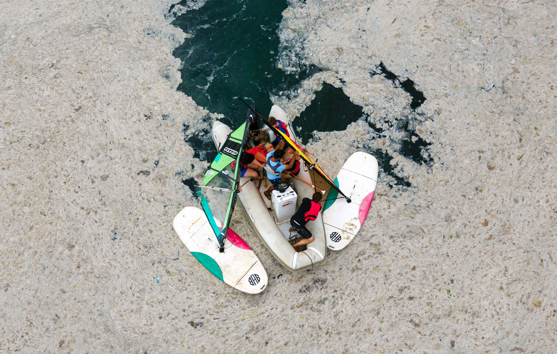 Турецкий лидер призвал провести расследование обстоятельств произошедшего. Этим займется правительственная комиссия из 300 человек.