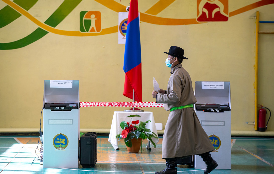 Голосование на президентских выборах началось в Монголии