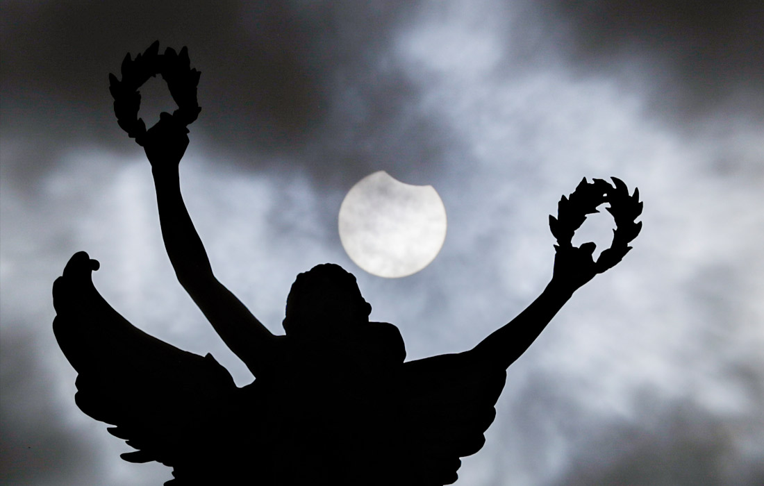 Солнечное затмение в Брюсселе, Бельгия