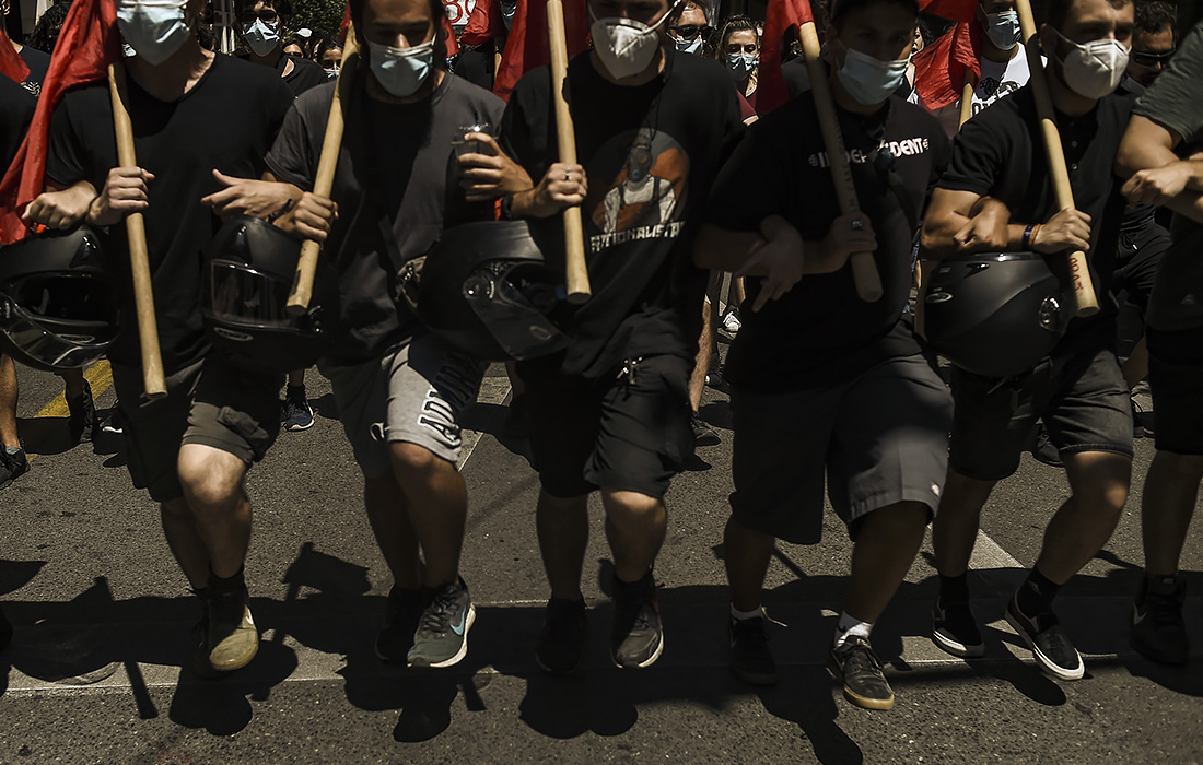 В Афинах проводят забастовки против изменений в трудовом законодательстве страны, которые, по мнению профсоюзов, могут нарушить права сотрудников