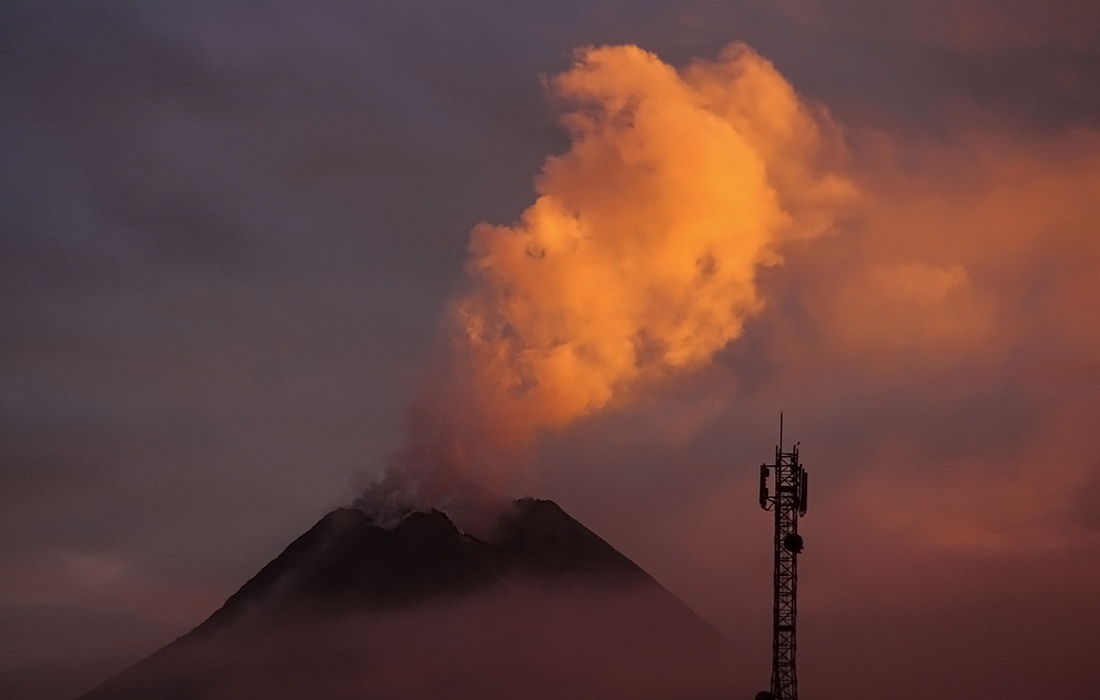 Извержение вулкана Merapi в Индонезии